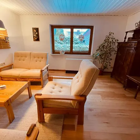 Kleines Gruenes Haus In Der Seenplatte Vakantiehuis