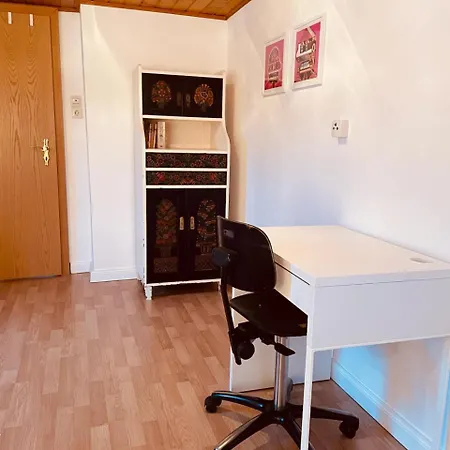 Hébergement de vacances Kleines Gruenes Haus In Der Seenplatte Carpin