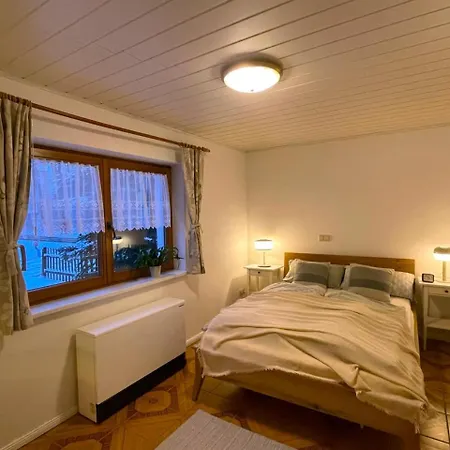 Hébergement de vacances Kleines Gruenes Haus In Der Seenplatte Carpin