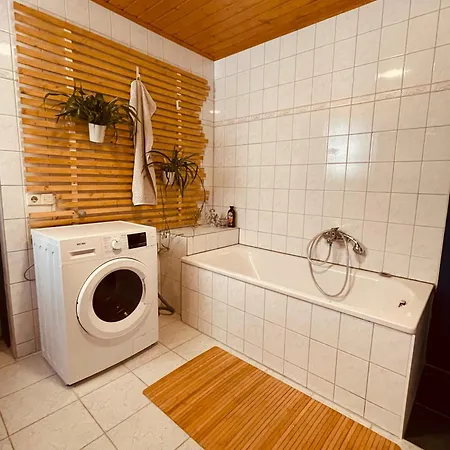 Kleines Gruenes Haus In Der Seenplatte Hébergement de vacances Carpin