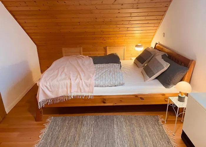 Kleines Grünes Haus In Der Seenplatte Ferienhaus *