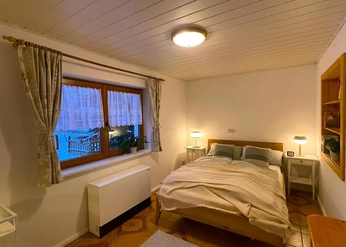 Ferienhaus Kleines Grünes Haus In Der Seenplatte Carpin