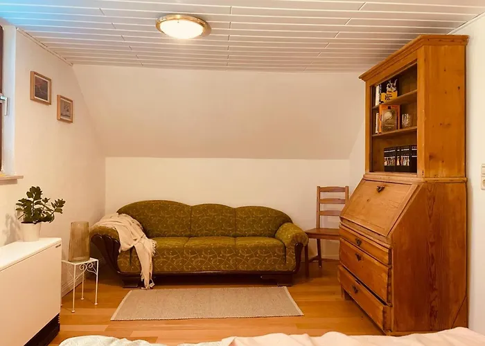 Kleines Grünes Haus In Der Seenplatte * Carpin